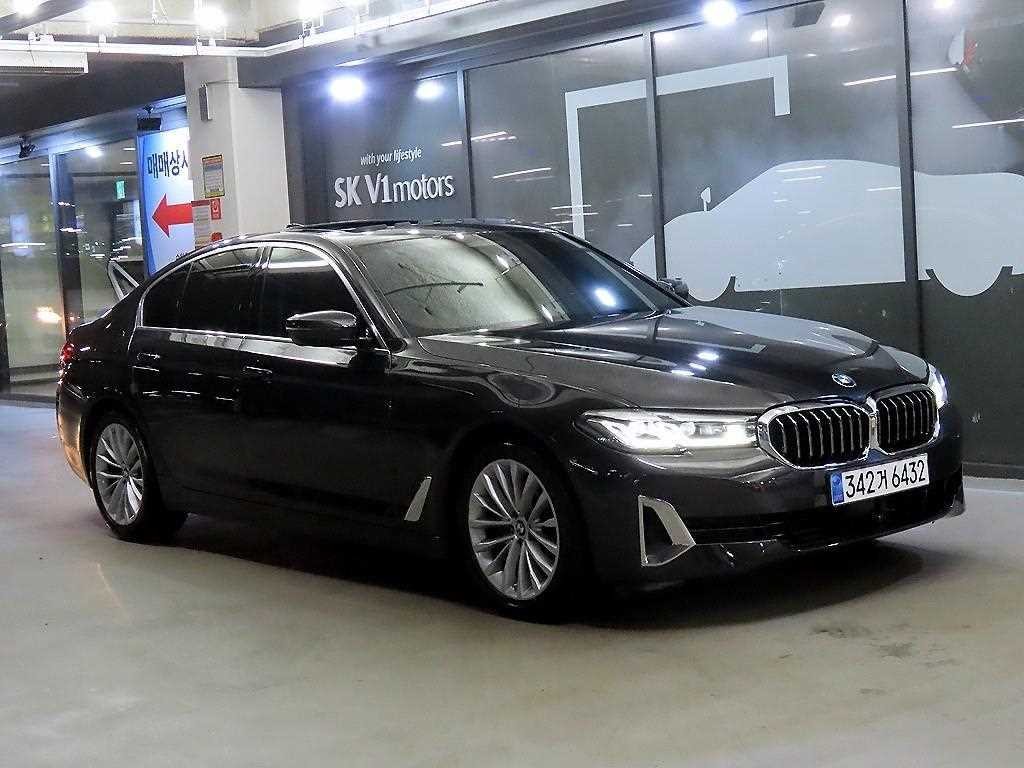 BMW 5시리즈 5시리즈 (G30) 520i 럭셔리 이미지 1