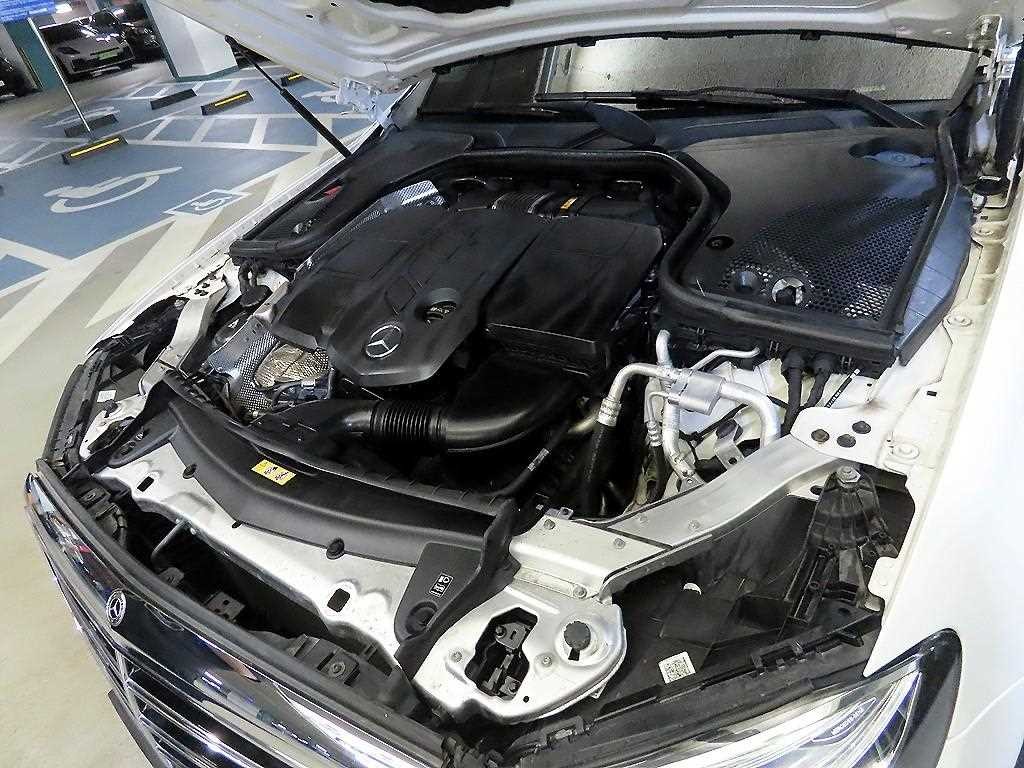 벤츠 E 클래스 E-클래스 W213 E220d 익스클루시브 이미지 19