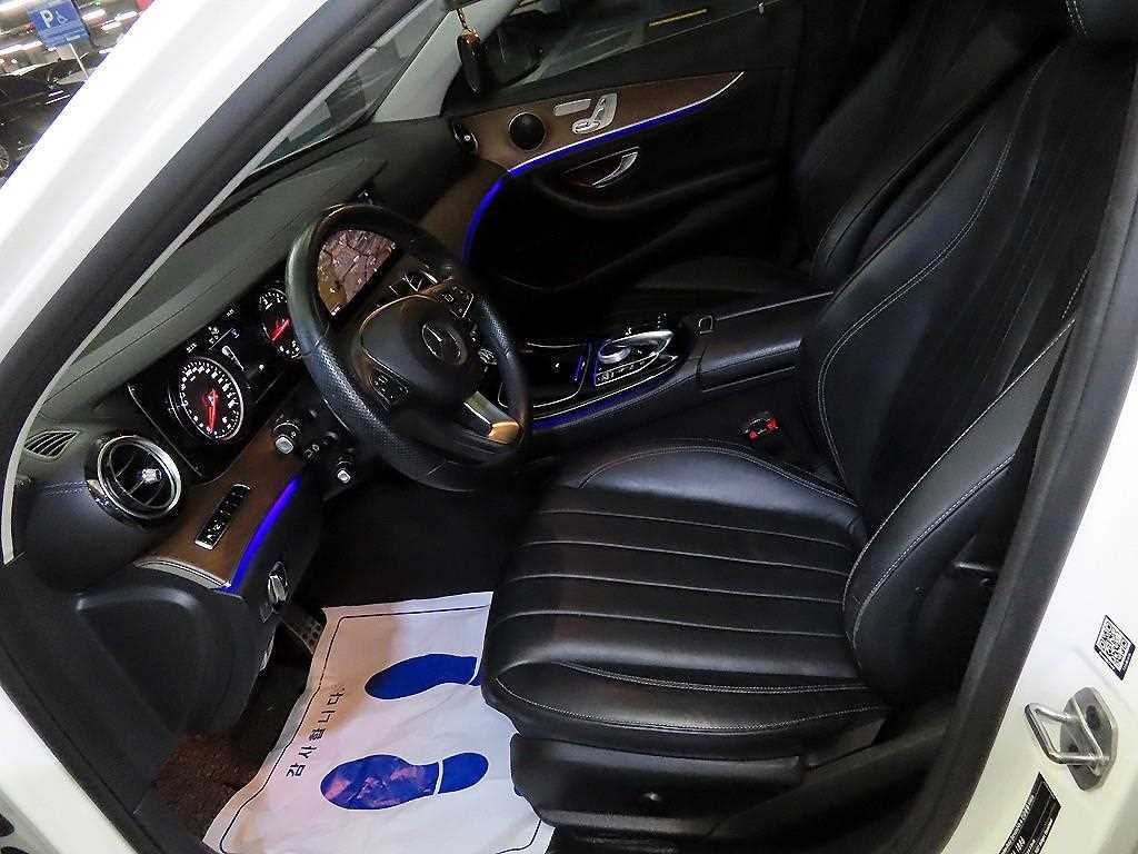 벤츠 E 클래스 E-클래스 W213 E220d 익스클루시브 이미지 6