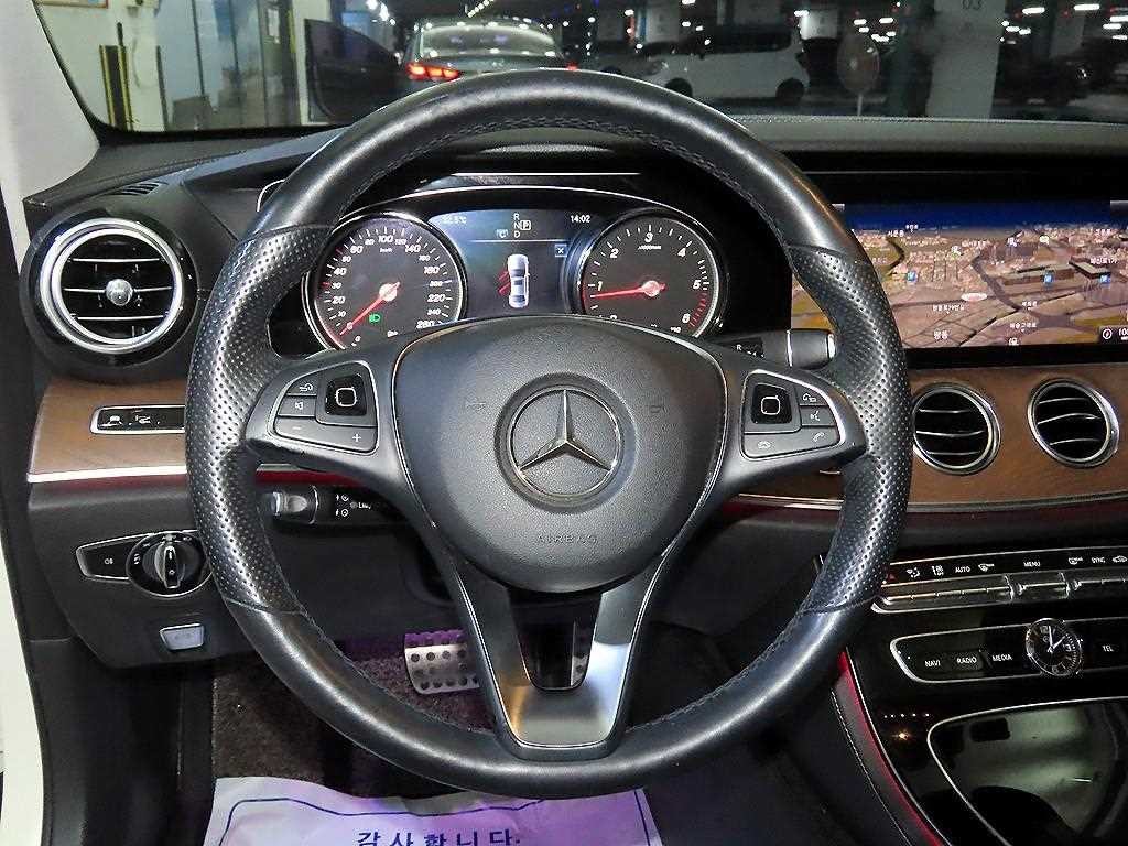 벤츠 E 클래스 E-클래스 W213 E220d 익스클루시브 이미지 8