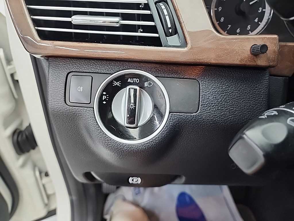 벤츠 E 클래스 E-클래스 W212 E300 엘레강스 이미지 17
