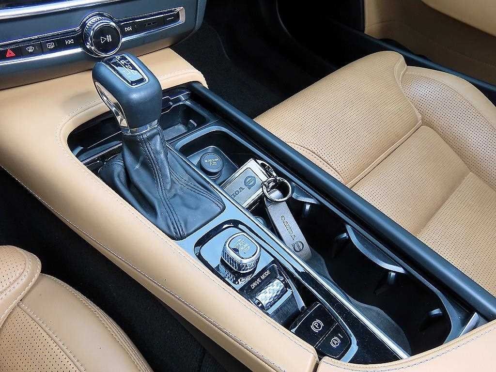 볼보 V90 V90 크로스컨트리 T5 프로 AWD 이미지 11