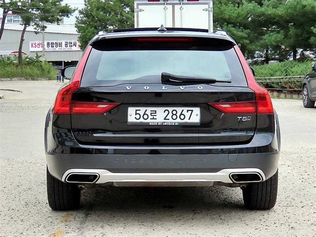 볼보 V90 V90 크로스컨트리 T5 프로 AWD 이미지 4