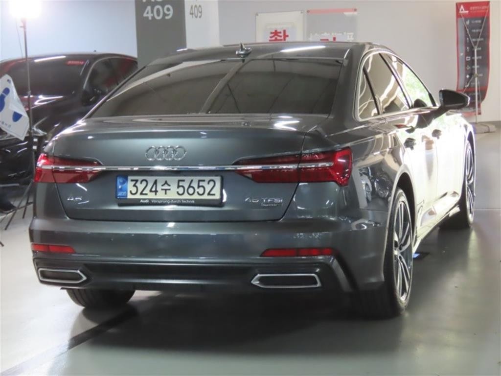 아우디 A6 A6 (C8) 45 TFSI 콰트로 프리미엄 이미지 3