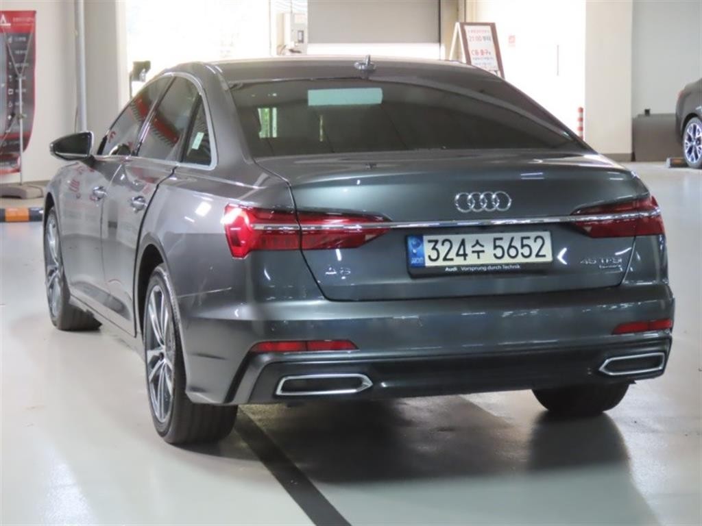 아우디 A6 A6 (C8) 45 TFSI 콰트로 프리미엄 이미지 4