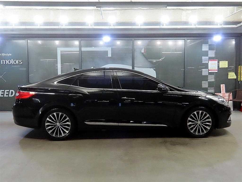 현대 그랜저 그랜저 HG HG300 PREMIUM 기본형 이미지 3