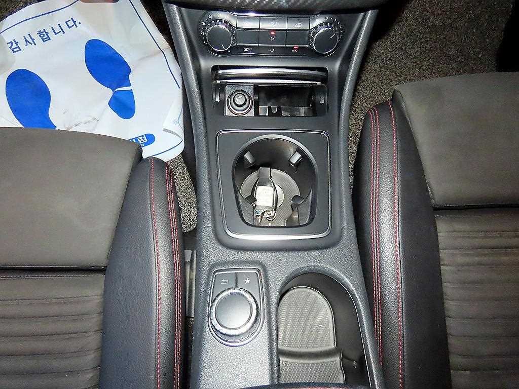 벤츠 A 클래스 A클래스 W176 A200 AMG LINE 이미지 12