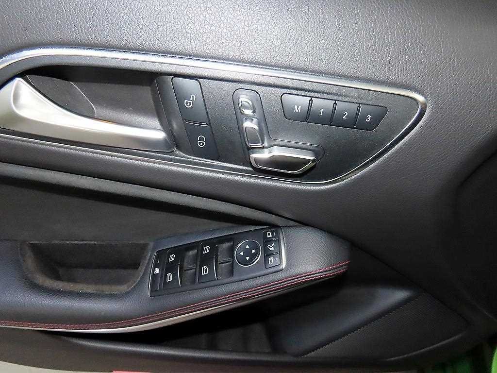 벤츠 A 클래스 A클래스 W176 A200 AMG LINE 이미지 14