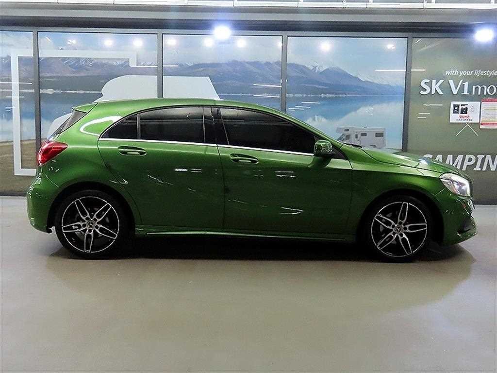 벤츠 A 클래스 A클래스 W176 A200 AMG LINE 이미지 3
