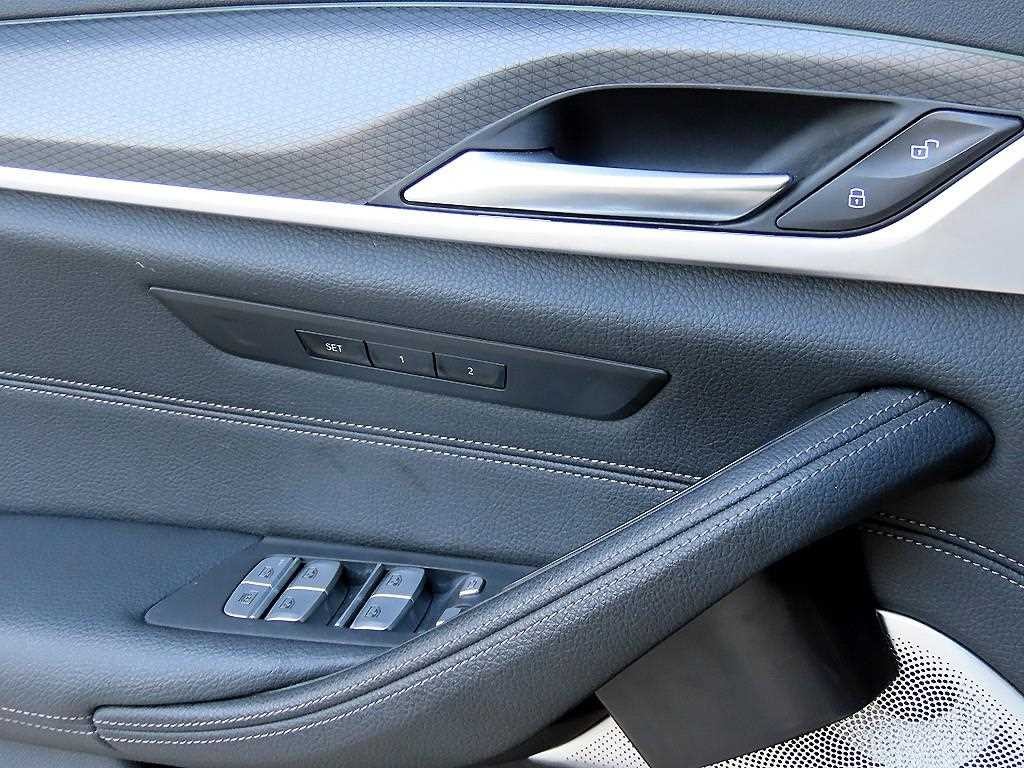 BMW 5시리즈 5시리즈 (G30) 520i M 스포츠 이미지 12