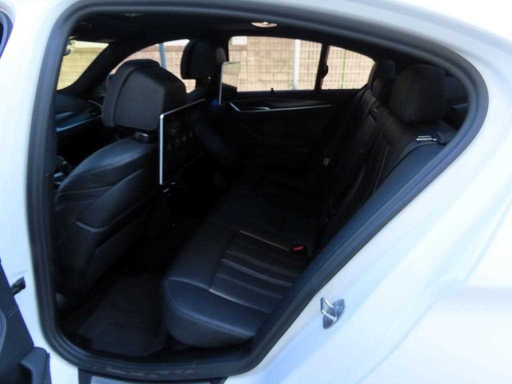 BMW 5시리즈 5시리즈 (G30) 520i M 스포츠 이미지 6