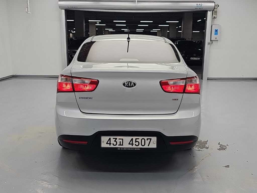 기아 프라이드 올뉴프라이드 4DR 1.6GDI 럭셔리 ECO PLUS 이미지 3