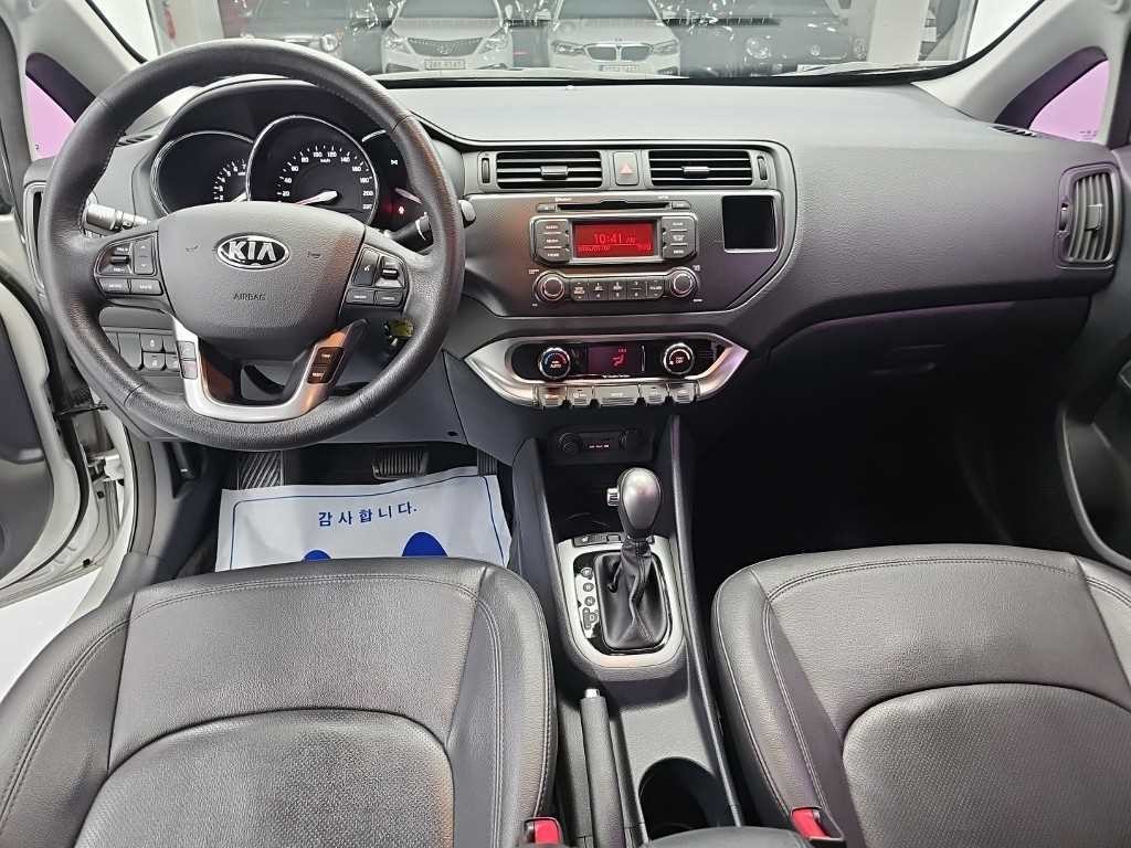 기아 프라이드 올뉴프라이드 4DR 1.6GDI 럭셔리 ECO PLUS 이미지 7
