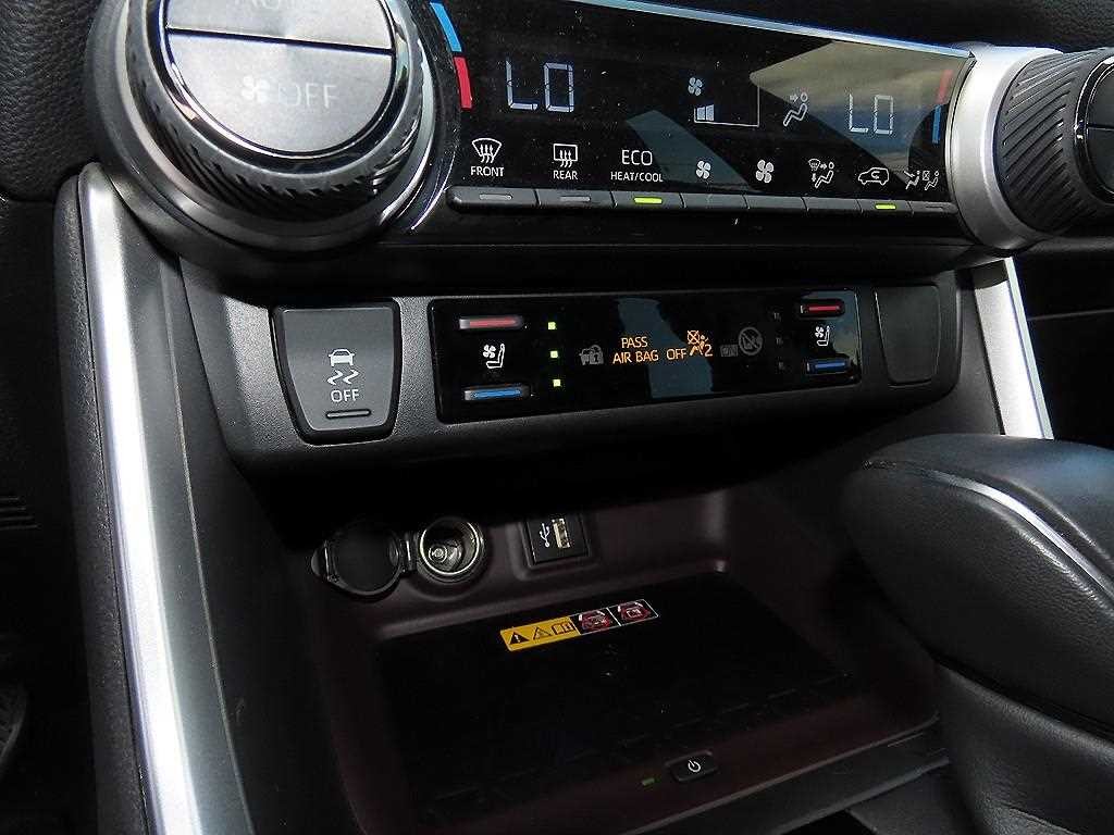 토요타 라브4 RAV4(5세대) 2.5 4WD 하이브리드 LTD 이미지 14