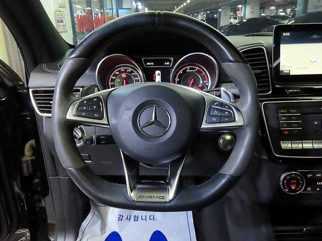 벤츠 GLE 클래스 GLE 클래스 W166 GLE 63 AMG S 4MATIC 쿠페 이미지 8