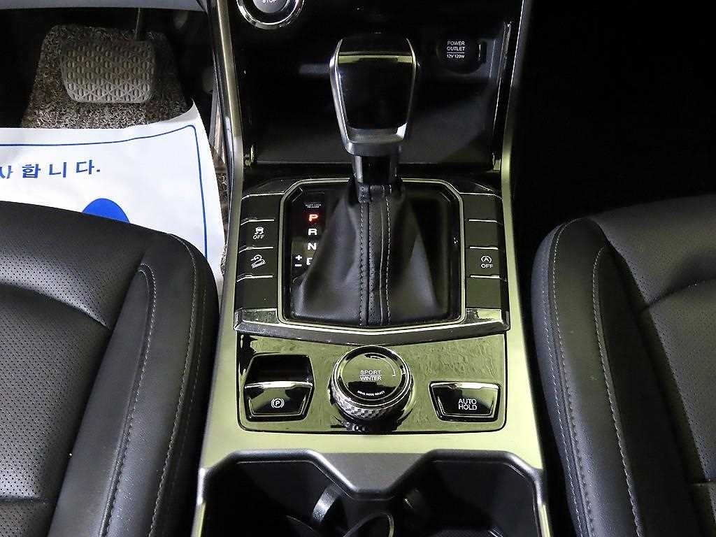 KG모빌리티(쌍용) 코란도 뷰티풀코란도 2WD 가솔린 1.5 C5 이미지 12
