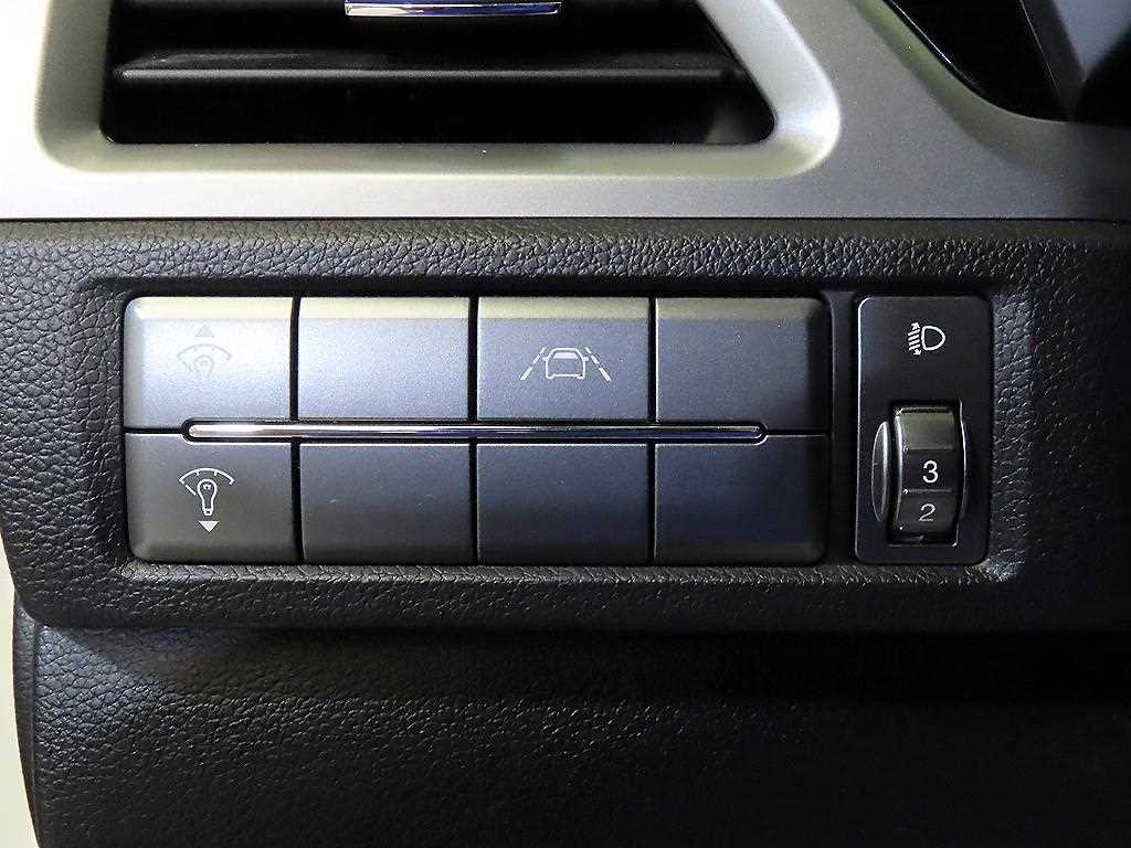 KG모빌리티(쌍용) 코란도 뷰티풀코란도 2WD 가솔린 1.5 C5 이미지 13