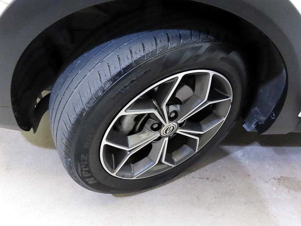 KG모빌리티(쌍용) 코란도 뷰티풀코란도 2WD 가솔린 1.5 C5 이미지 20