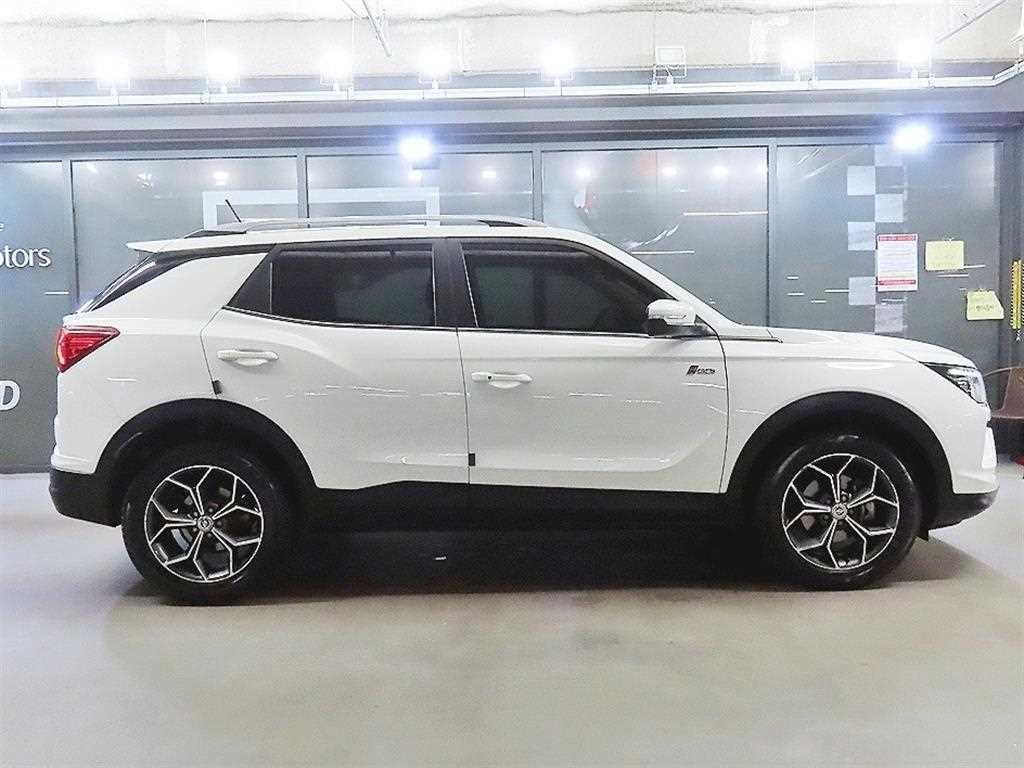 KG모빌리티(쌍용) 코란도 뷰티풀코란도 2WD 가솔린 1.5 C5 이미지 3