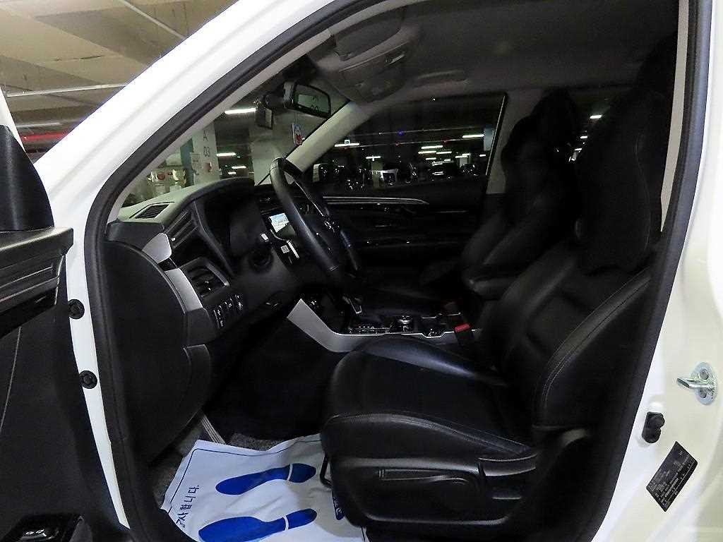 KG모빌리티(쌍용) 코란도 뷰티풀코란도 2WD 가솔린 1.5 C5 이미지 6