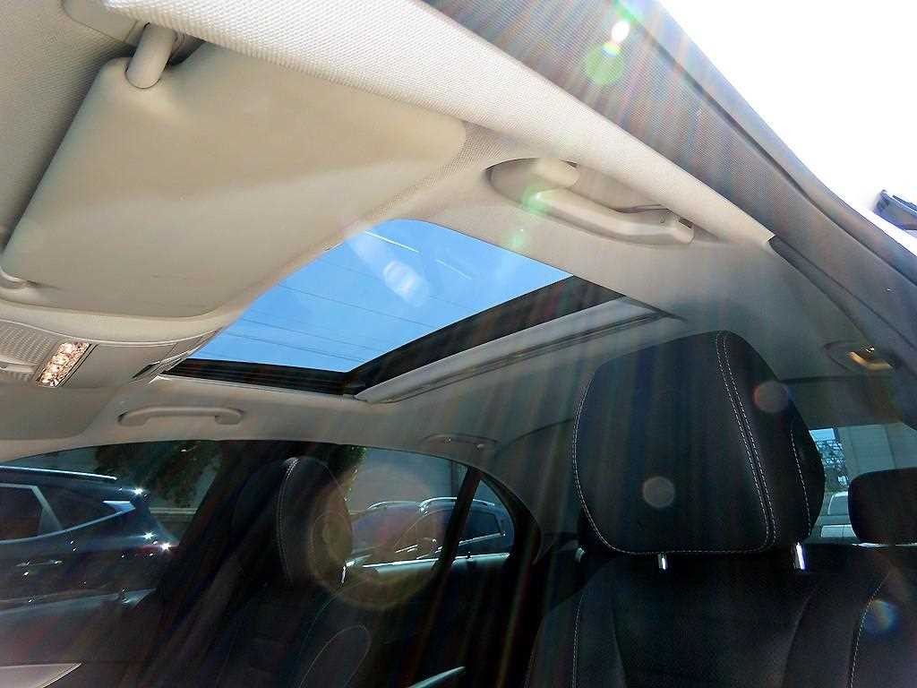 벤츠 E 클래스 E-클래스 W213 E300 4MATIC AMG LINE 이미지 16