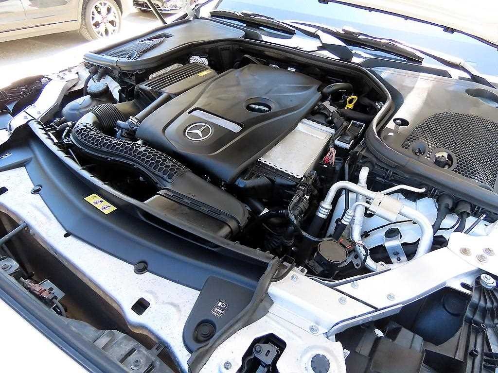 벤츠 E 클래스 E-클래스 W213 E300 4MATIC AMG LINE 이미지 19