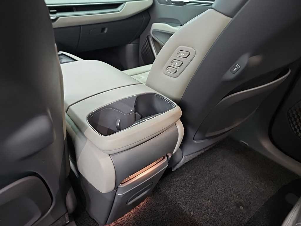 기아 EV9 롱레인지 4WD 어스 이미지 15
