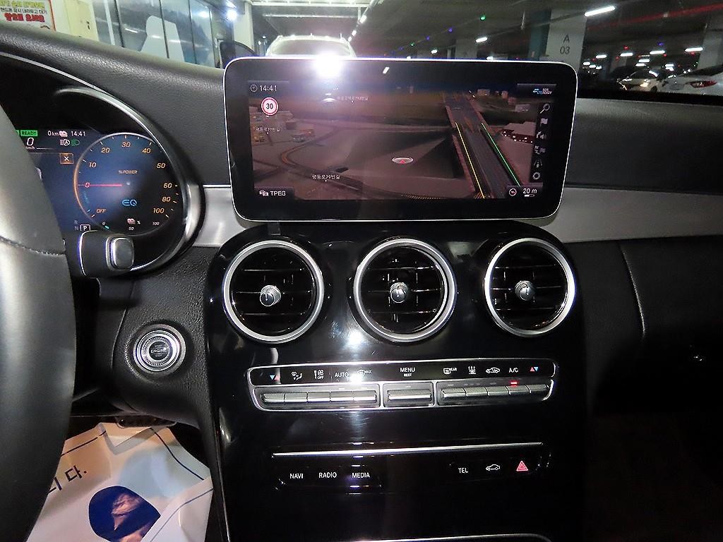 벤츠 C 클래스 C클래스 W205 C300e 4MATIC AMG Line 이미지 11