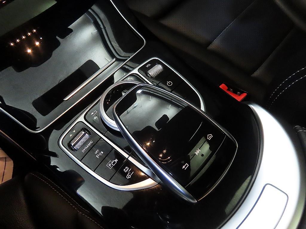 벤츠 C 클래스 C클래스 W205 C300e 4MATIC AMG Line 이미지 13