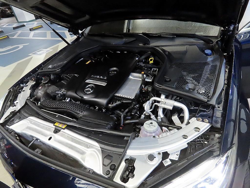 벤츠 C 클래스 C클래스 W205 C300e 4MATIC AMG Line 이미지 19