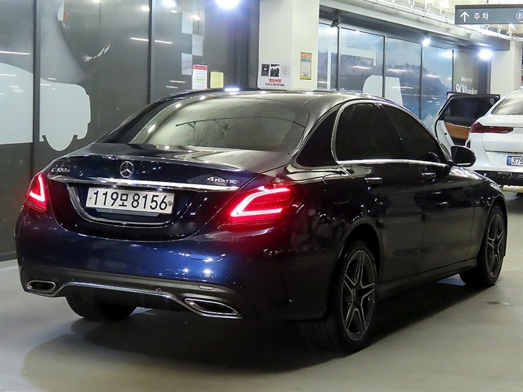 벤츠 C 클래스 C클래스 W205 C300e 4MATIC AMG Line 이미지 4