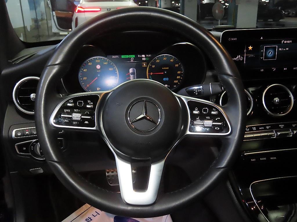 벤츠 C 클래스 C클래스 W205 C300e 4MATIC AMG Line 이미지 8