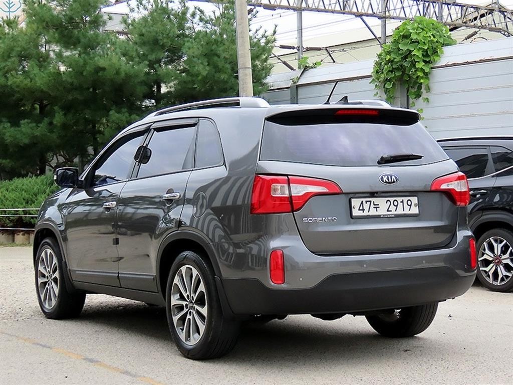 기아 쏘렌토 뉴 쏘렌토 R 2WD 2.0 트랜디 이미지 3