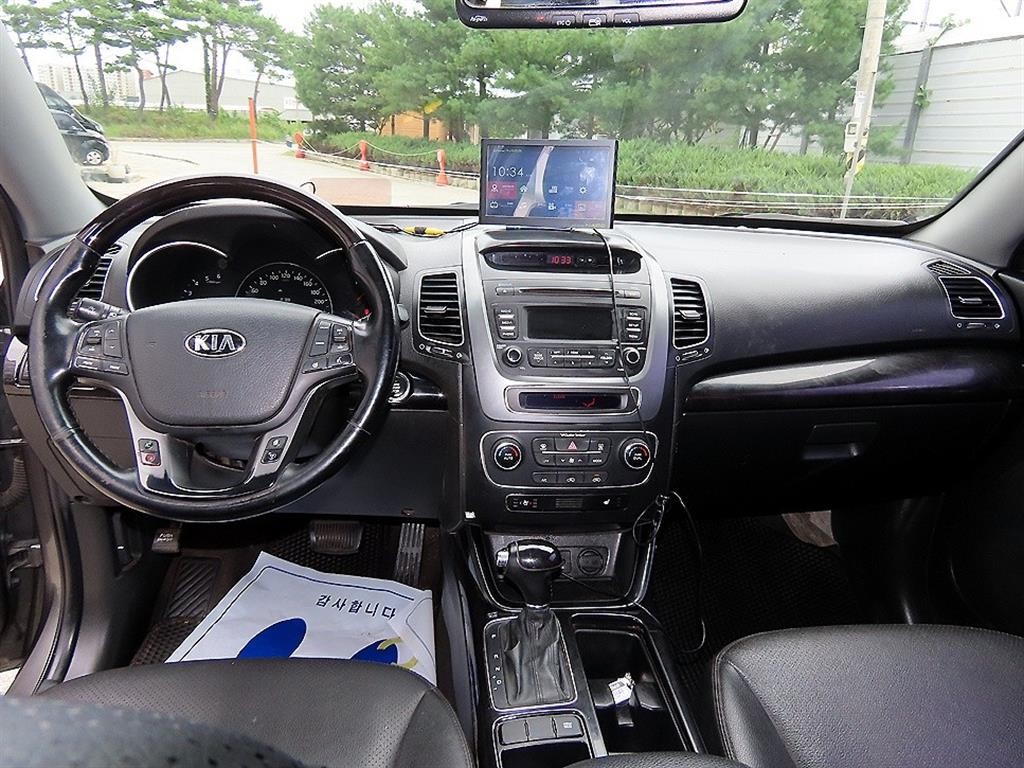 기아 쏘렌토 뉴 쏘렌토 R 2WD 2.0 트랜디 이미지 7