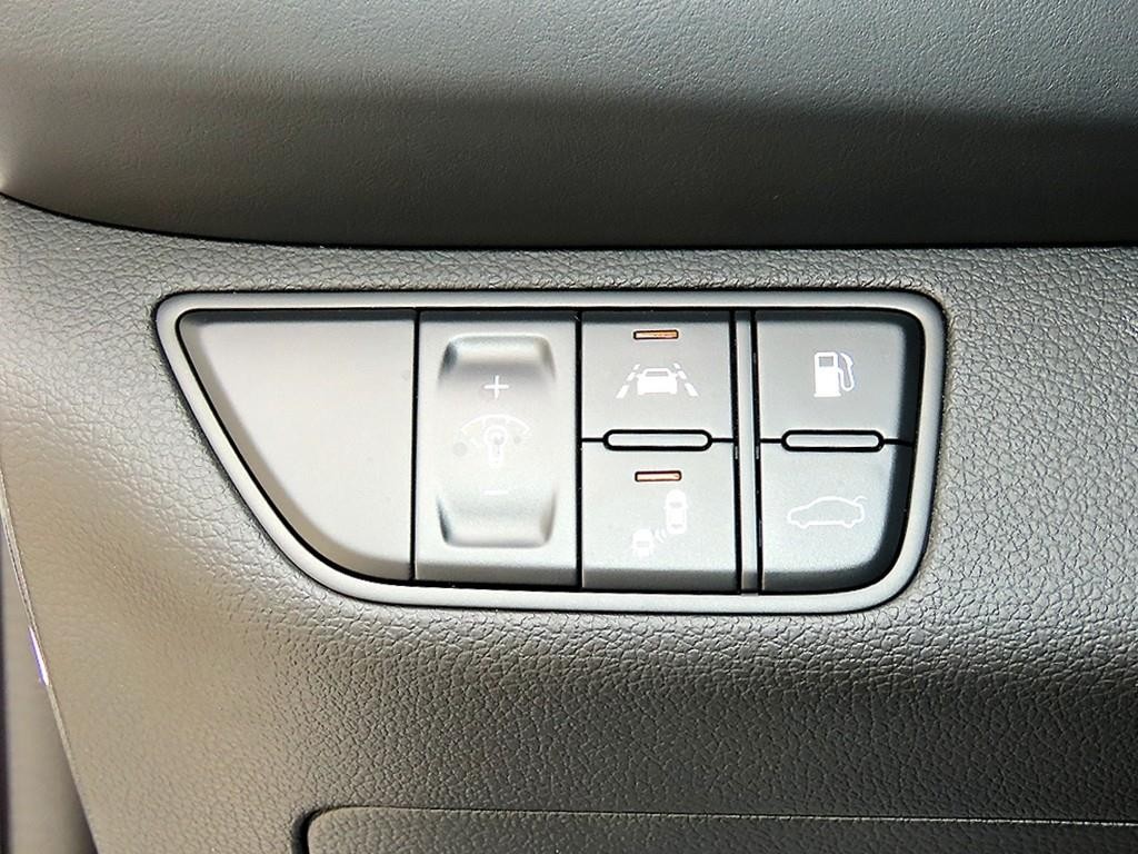 제네시스 G70 2.0T AWD 스포츠 패키지 이미지 13
