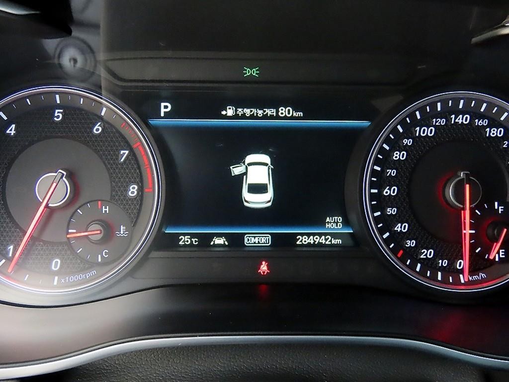 제네시스 G70 2.0T AWD 스포츠 패키지 이미지 9