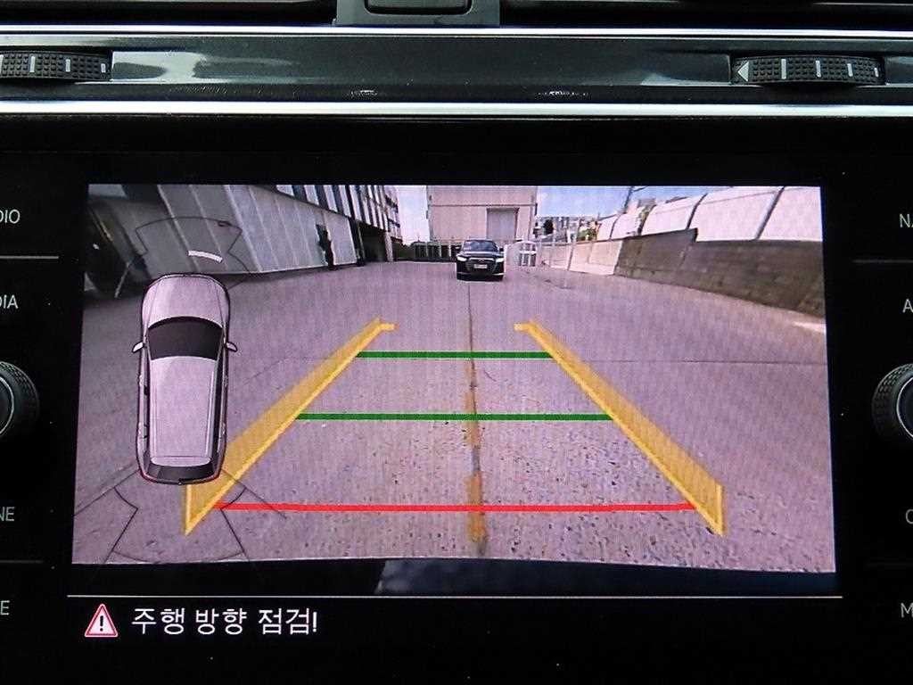 폭스바겐 티구안 티구안(2세대) 2.0 TDI 프리미엄 이미지 14