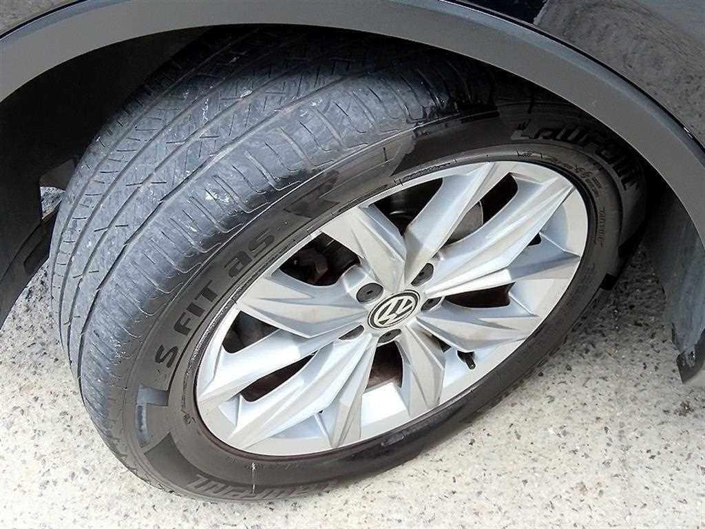 폭스바겐 티구안 티구안(2세대) 2.0 TDI 프리미엄 이미지 19