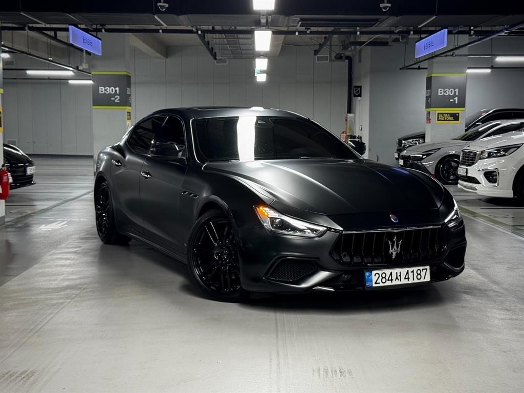 마세라티 기블리 3.0S Q4 이미지 1