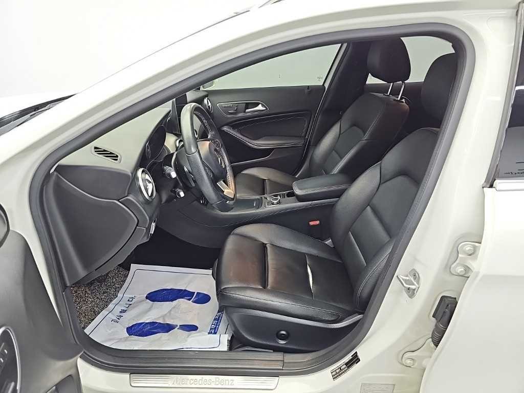 벤츠 GLA 클래스 GLA클래스 X156 GLA200 D 4MATIC 액티비티 에디션 이미지 11