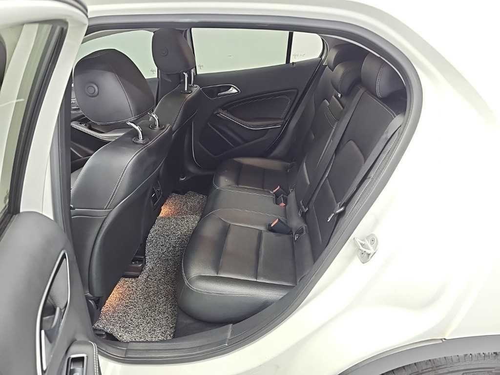 벤츠 GLA 클래스 GLA클래스 X156 GLA200 D 4MATIC 액티비티 에디션 이미지 12