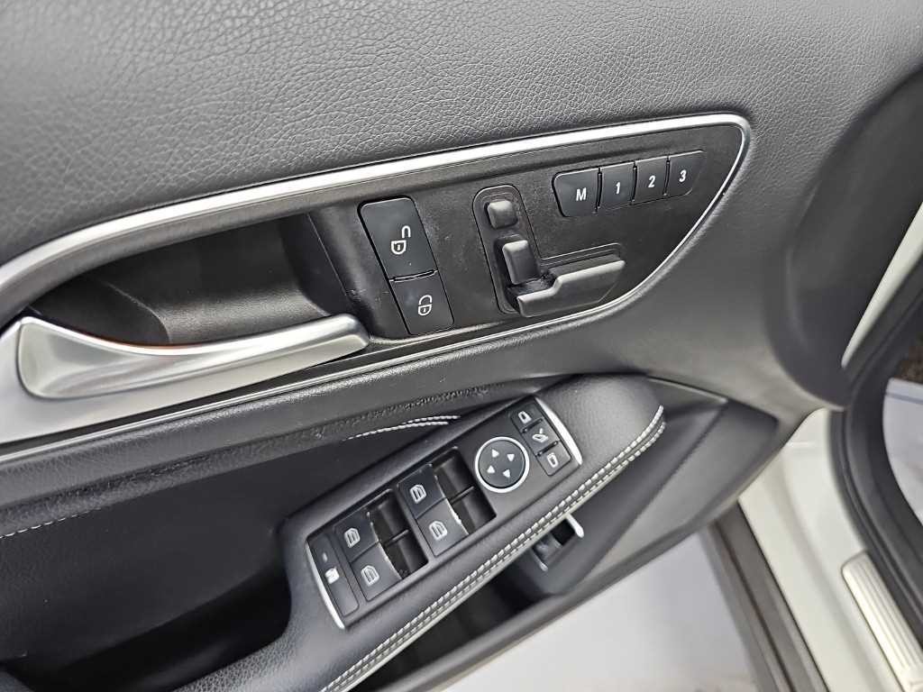 벤츠 GLA 클래스 GLA클래스 X156 GLA200 D 4MATIC 액티비티 에디션 이미지 19