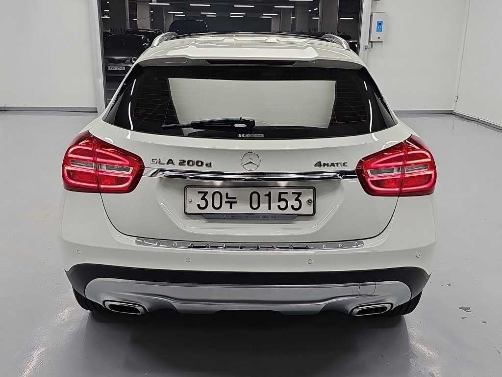 벤츠 GLA 클래스 GLA클래스 X156 GLA200 D 4MATIC 액티비티 에디션 이미지 3