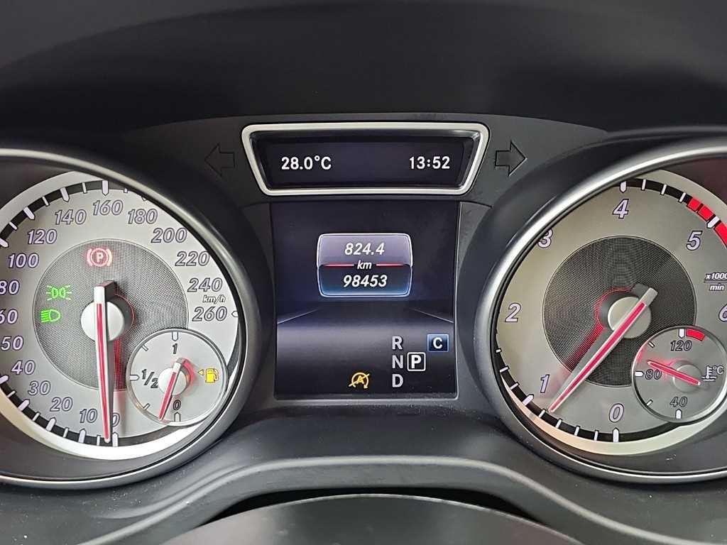 벤츠 GLA 클래스 GLA클래스 X156 GLA200 D 4MATIC 액티비티 에디션 이미지 6
