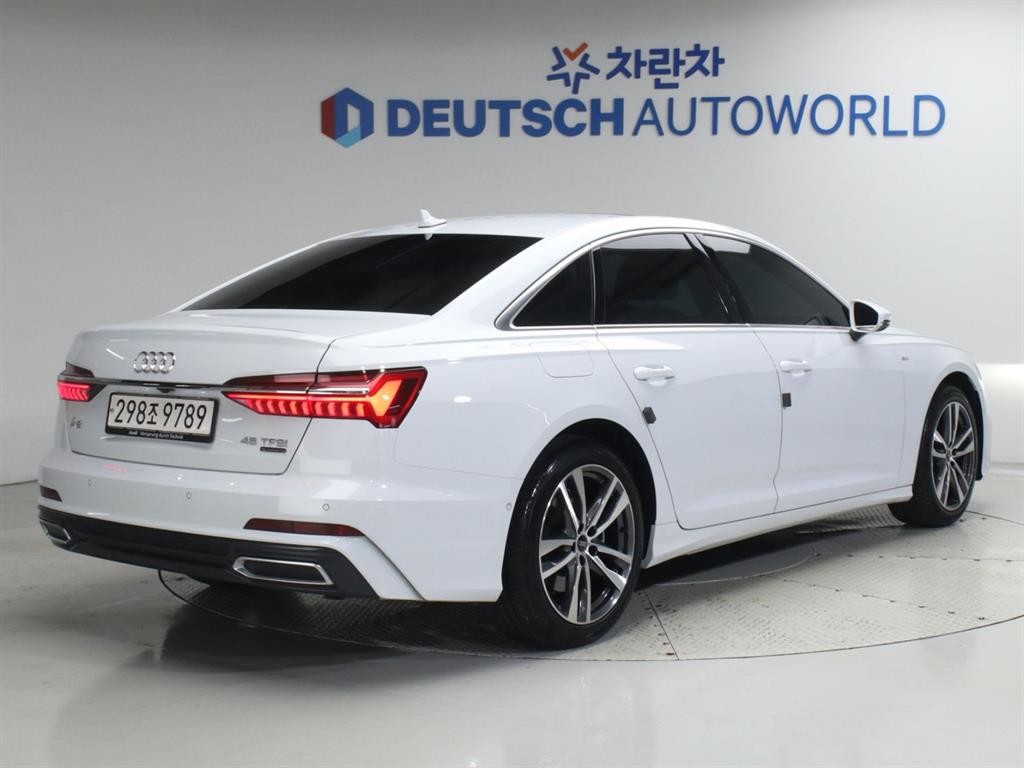 아우디 A6 A6 (C8) 45 TFSI 콰트로 프리미엄 이미지 2
