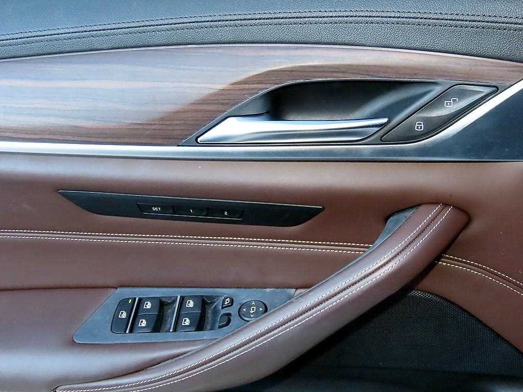 BMW 5시리즈 5시리즈 (G30) 530i M 스포츠 플러스 이미지 12