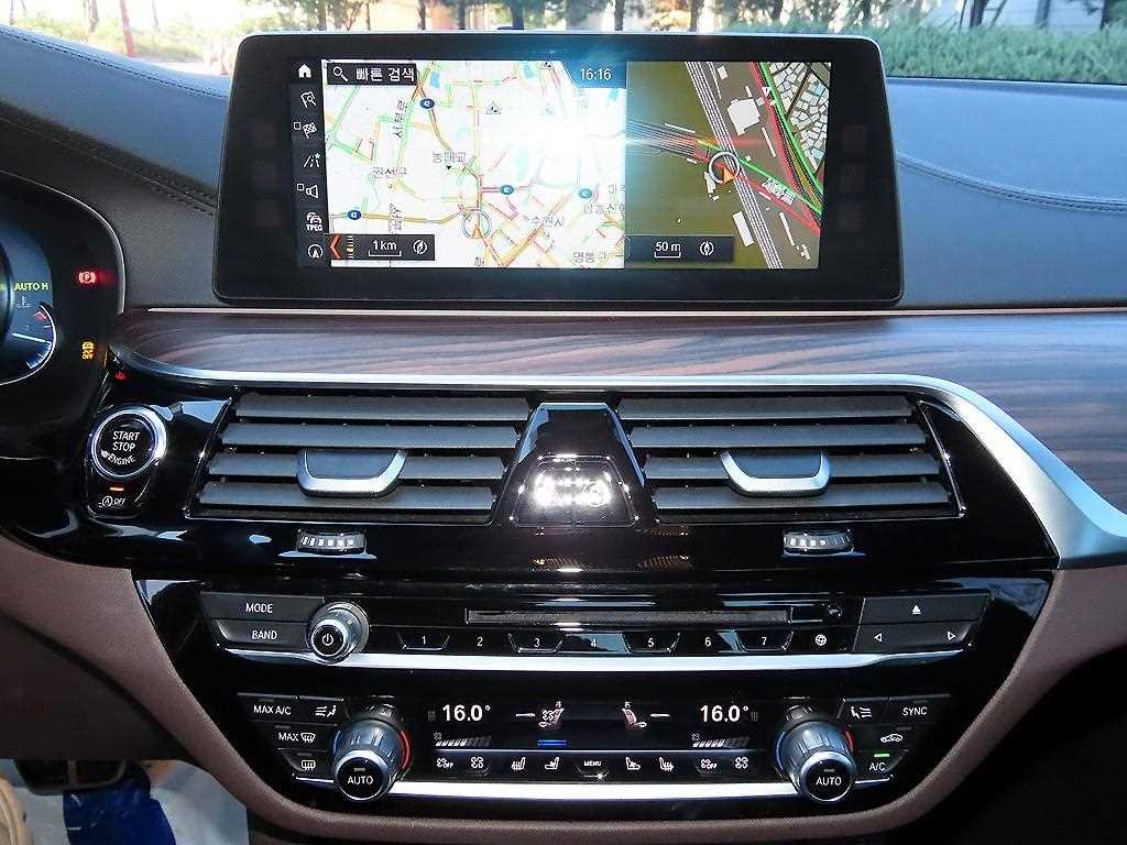 BMW 5시리즈 5시리즈 (G30) 530i M 스포츠 플러스 이미지 14