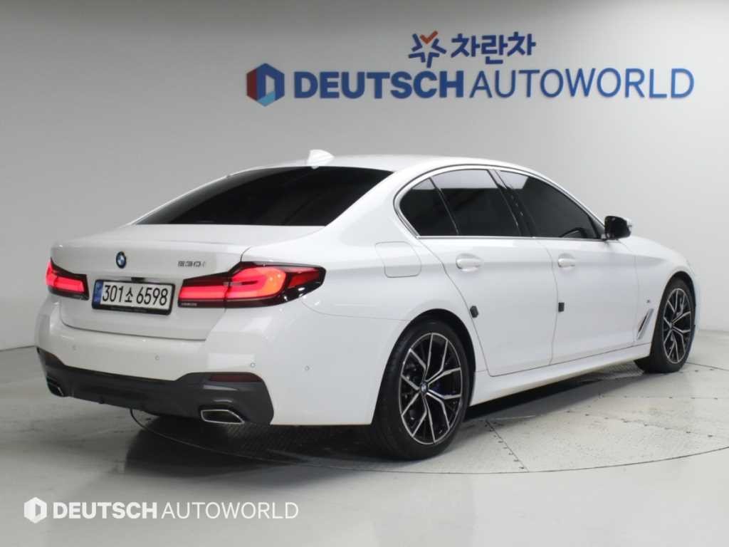 BMW 5시리즈 5시리즈 (G30) 530i M 스포츠 이미지 3