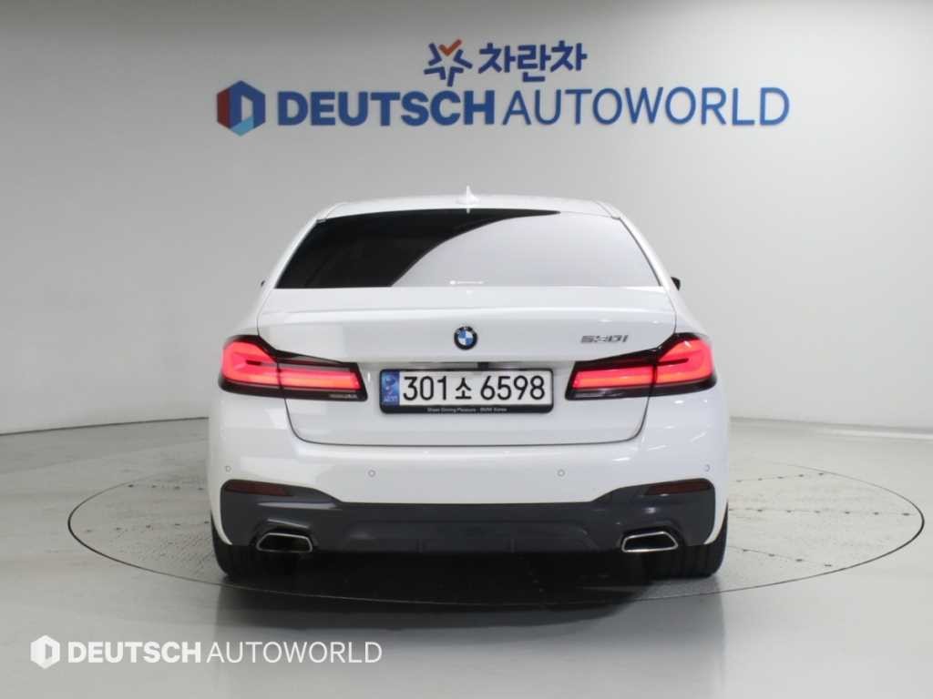 BMW 5시리즈 5시리즈 (G30) 530i M 스포츠 이미지 5