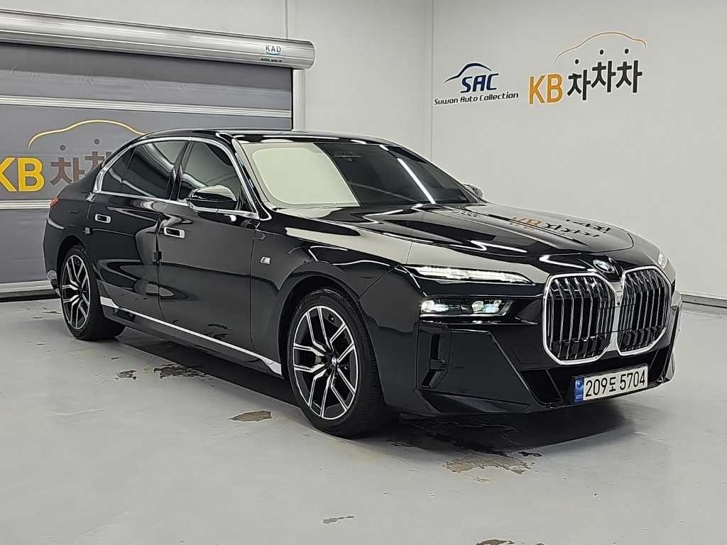BMW 7시리즈 7시리즈 (G70) 740i sDrive M 스포츠 이미지 4